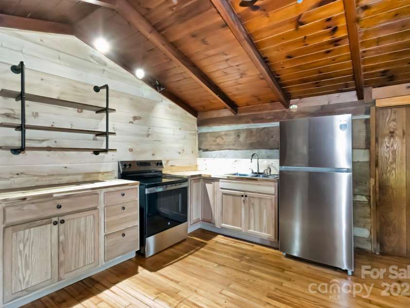 2967 Roby Martin Road, Lenoir, NC 28645.  MLS# CAR4274804, YatesRealty ID 21951. 