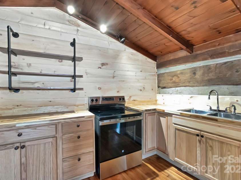 2967 Roby Martin Road, Lenoir, NC 28645.  MLS# CAR4328252, YatesRealty ID 21951. 