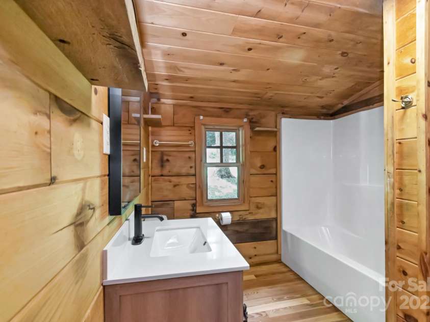 2967 Roby Martin Road, Lenoir, NC 28645.  MLS# CAR4328252, YatesRealty ID 21951. 