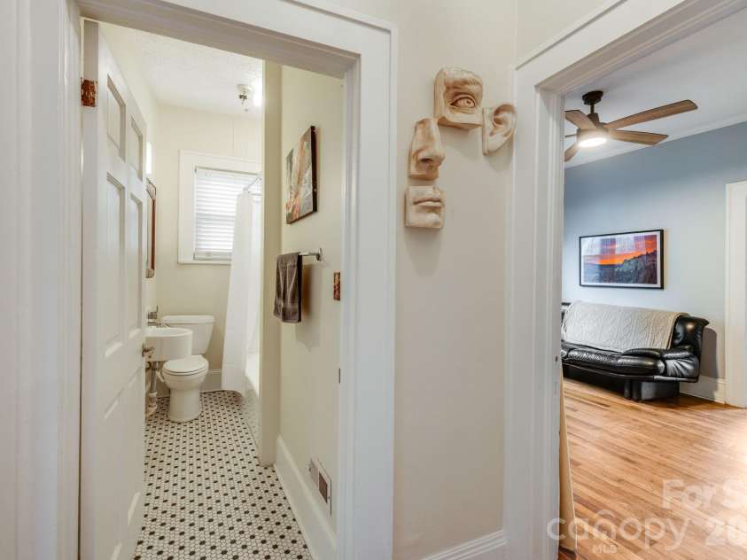 107 Courtland Avenue, Asheville, NC 28801.  MLS# CAR4376607, YatesRealty ID 21952. Main level hallway