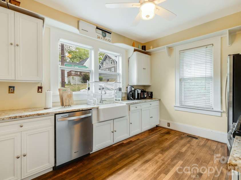 107 Courtland Avenue, Asheville, NC 28801.  MLS# CAR4376607, YatesRealty ID 21952. Main level kitchen