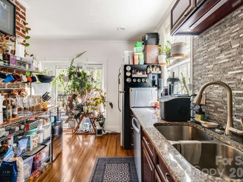 107 Courtland Avenue, Asheville, NC 28801.  MLS# CAR4376607, YatesRealty ID 21952. Middle unit kitchen