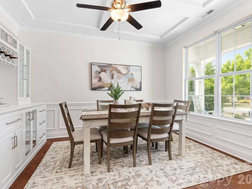 15403 Oleander Drive, Charlotte, NC 28278.  MLS# CAR4369948, YatesRealty ID 21953. Dining Room w/ Built-In Storage Cabinet