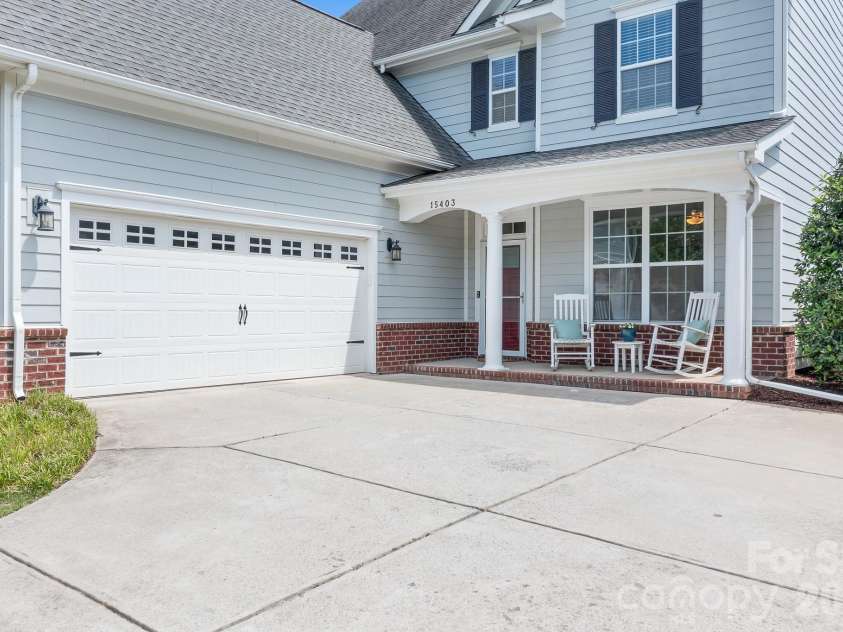 15403 Oleander Drive, Charlotte, NC 28278.  MLS# CAR4369948, YatesRealty ID 21953. Side Load Garage