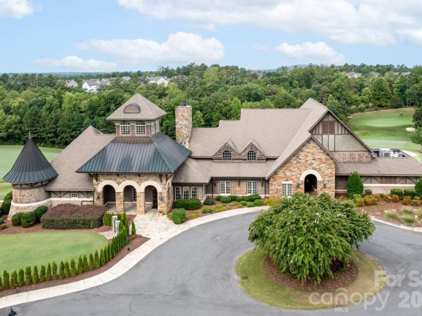 15403 Oleander Drive, Charlotte, NC 28278.  MLS# CAR4369948, YatesRealty ID 21953. The Palisades CC 18-Hole Jack Nicklaus-Designed Golf Course