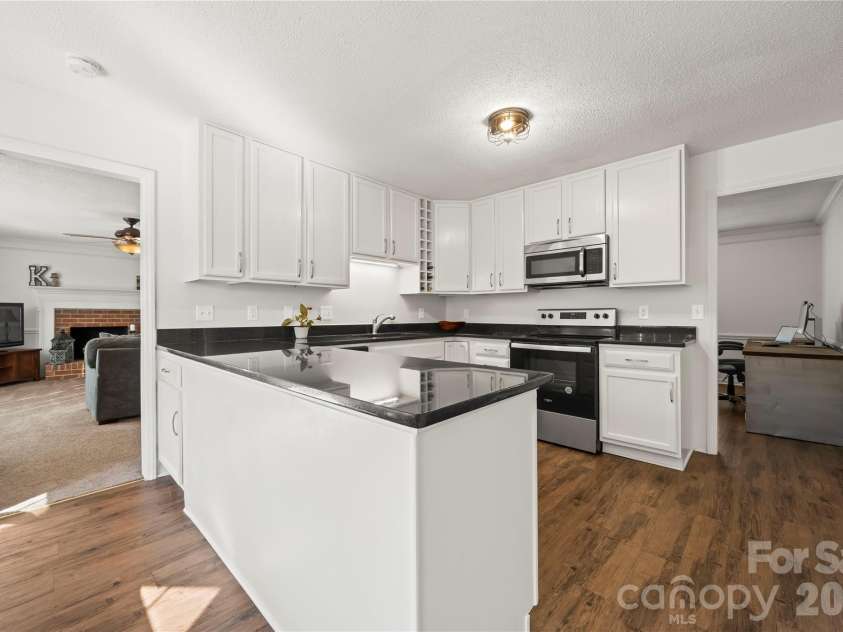 6101 Boykin Spaniel Road, Charlotte, NC 28277.  MLS# CAR4358674, YatesRealty ID 21954. 