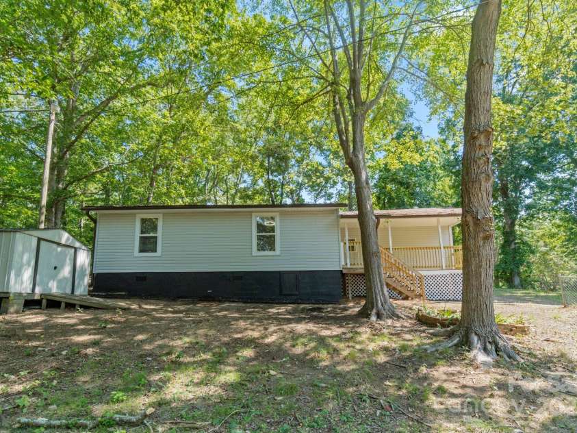 175 Uphill Drive, Lexington, NC 27295.  MLS# CAR4274850, YatesRealty ID 21956. 