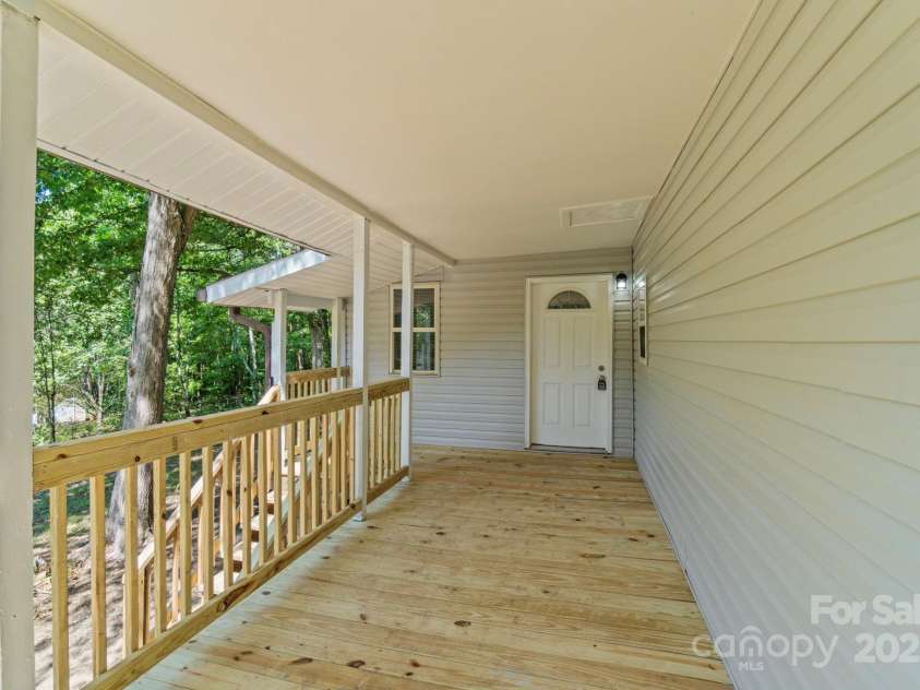175 Uphill Drive, Lexington, NC 27295.  MLS# CAR4274850, YatesRealty ID 21956. 