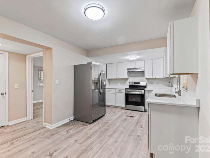 175 Uphill Drive, Lexington, NC 27295.  MLS# CAR4274850, YatesRealty ID 21956. 