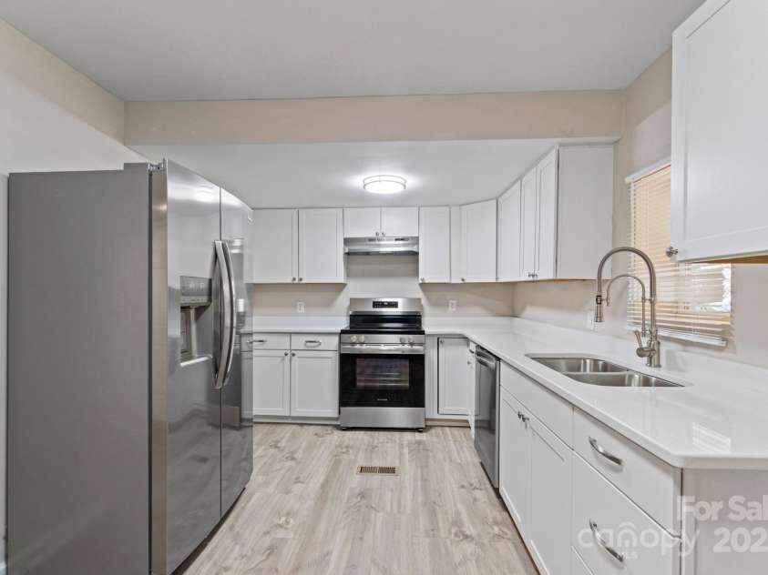 175 Uphill Drive, Lexington, NC 27295.  MLS# CAR4274850, YatesRealty ID 21956. 