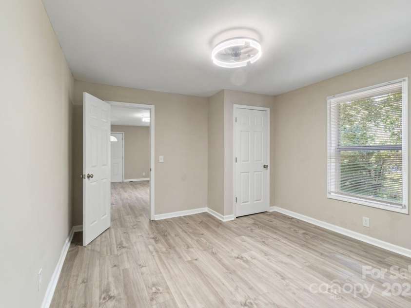 175 Uphill Drive, Lexington, NC 27295.  MLS# CAR4274850, YatesRealty ID 21956. 