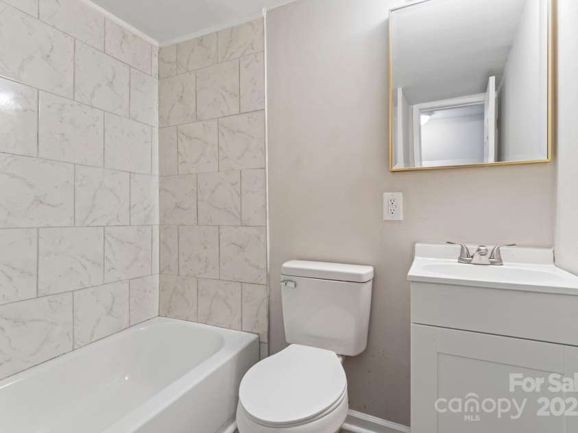 175 Uphill Drive, Lexington, NC 27295.  MLS# CAR4274850, YatesRealty ID 21956. 