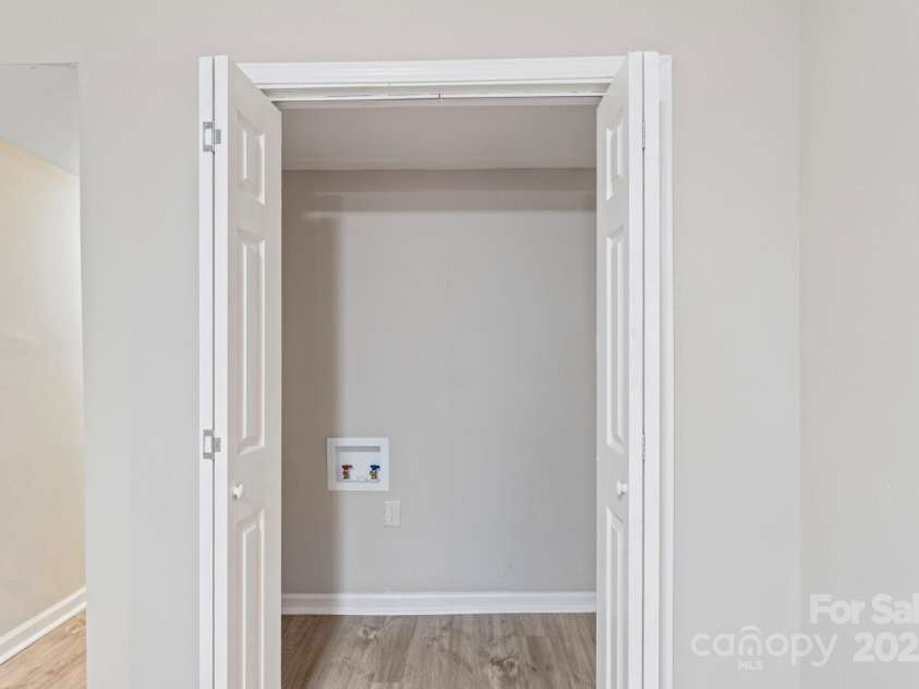 175 Uphill Drive, Lexington, NC 27295.  MLS# CAR4274850, YatesRealty ID 21956. 