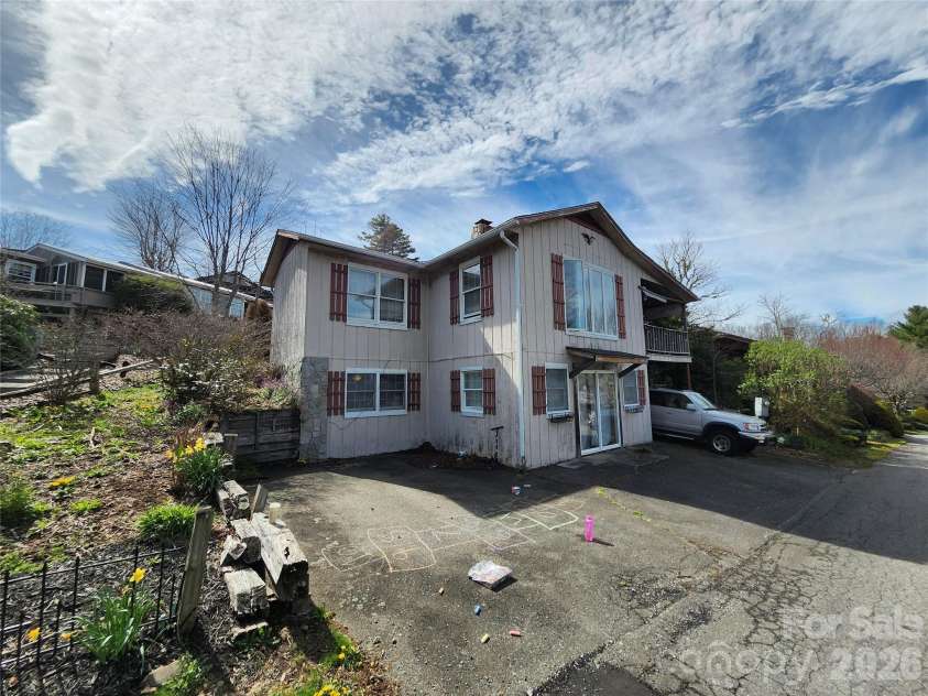 316 Snowshoe Loop, Newland, NC 28657.  MLS# CAR4378160, YatesRealty ID 21957. 