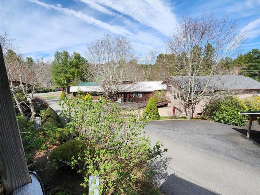 316 Snowshoe Loop, Newland, NC 28657.  MLS# CAR4378160, YatesRealty ID 21957. 