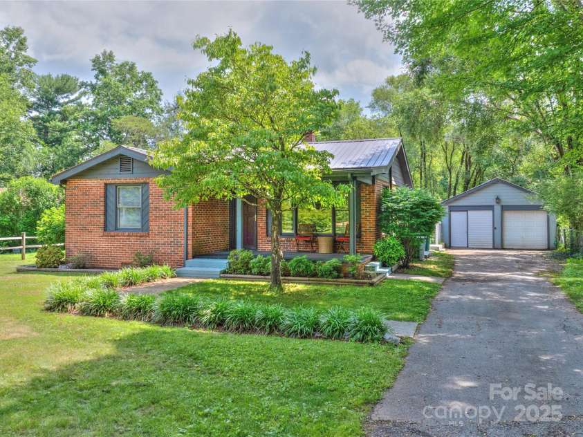 63 McDonald Road, Arden, NC 28704.  MLS# CAR4267669, YatesRealty ID 21957. 63 McDonald Road