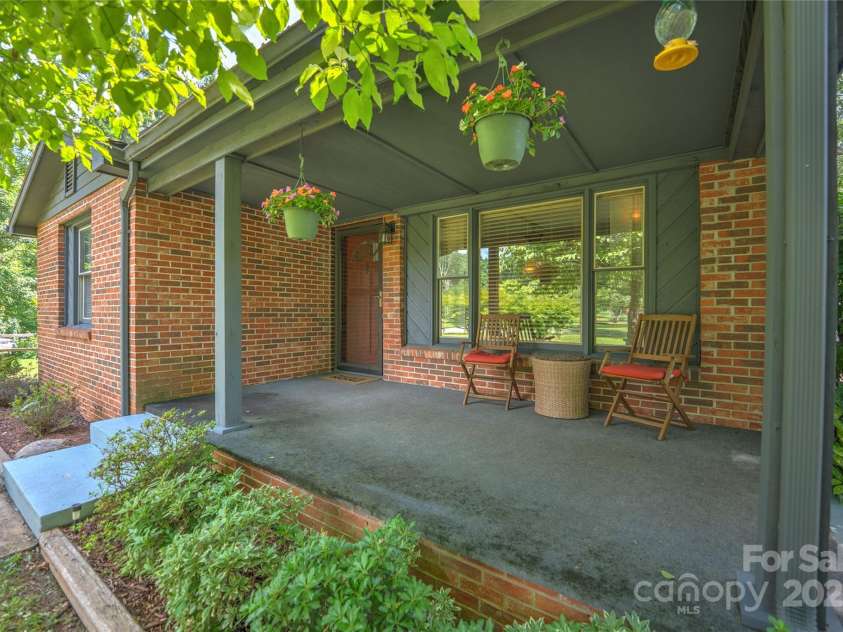 63 McDonald Road, Arden, NC 28704.  MLS# CAR4267669, YatesRealty ID 21957. 