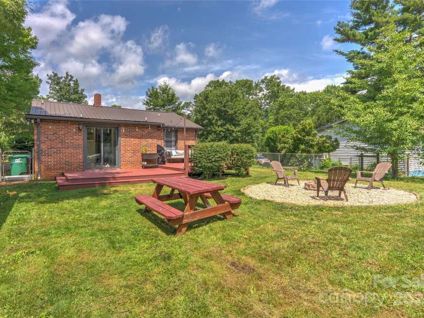 63 McDonald Road, Arden, NC 28704.  MLS# CAR4267669, YatesRealty ID 21957. 