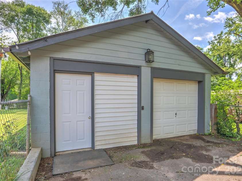 63 McDonald Road, Arden, NC 28704.  MLS# CAR4267669, YatesRealty ID 21957. Oversized detached garage