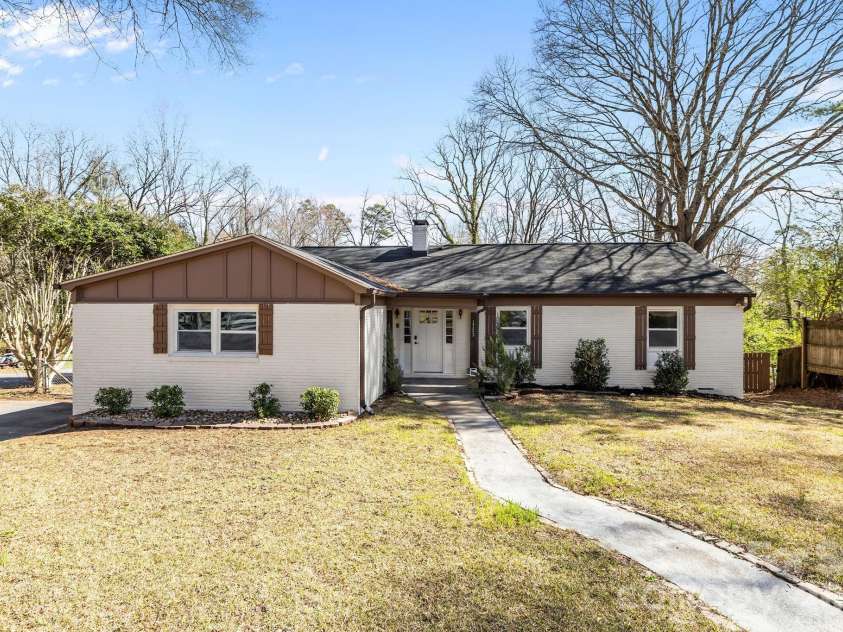 1722 Hartford Drive, Gastonia, NC 28052.  MLS# CAR4355562, YatesRealty ID 21958. 