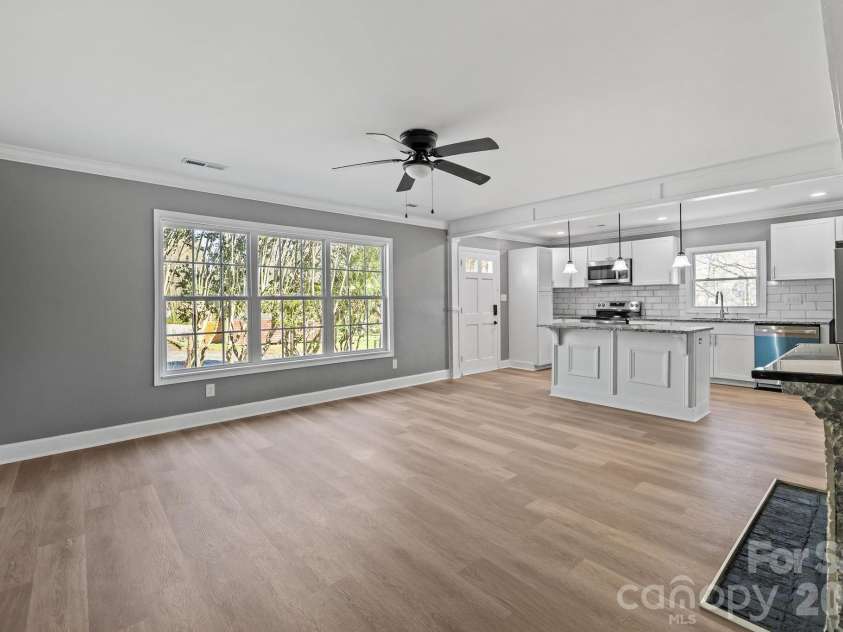 1722 Hartford Drive, Gastonia, NC 28052.  MLS# CAR4355562, YatesRealty ID 21958. 