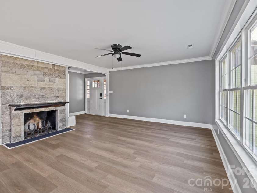1722 Hartford Drive, Gastonia, NC 28052.  MLS# CAR4355562, YatesRealty ID 21958. 