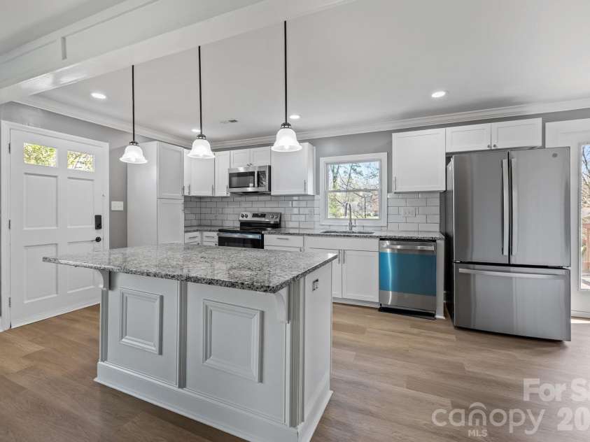 1722 Hartford Drive, Gastonia, NC 28052.  MLS# CAR4355562, YatesRealty ID 21958. 