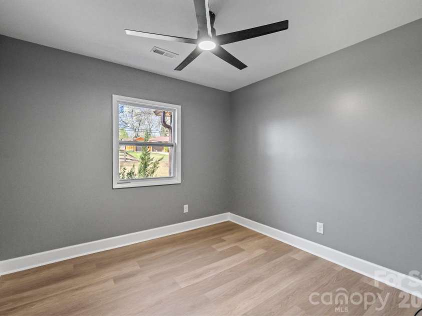 1722 Hartford Drive, Gastonia, NC 28052.  MLS# CAR4355562, YatesRealty ID 21958. 
