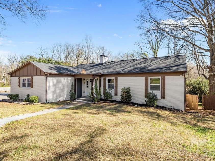 1722 Hartford Drive, Gastonia, NC 28052.  MLS# CAR4355562, YatesRealty ID 21958. 