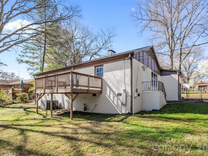 1722 Hartford Drive, Gastonia, NC 28052.  MLS# CAR4355562, YatesRealty ID 21958. 