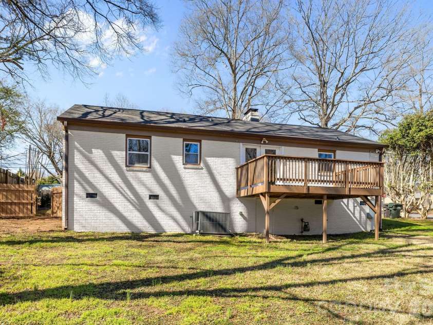 1722 Hartford Drive, Gastonia, NC 28052.  MLS# CAR4355562, YatesRealty ID 21958. 