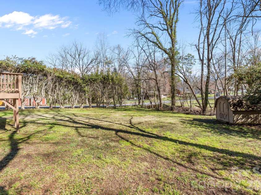 1722 Hartford Drive, Gastonia, NC 28052.  MLS# CAR4355562, YatesRealty ID 21958. 