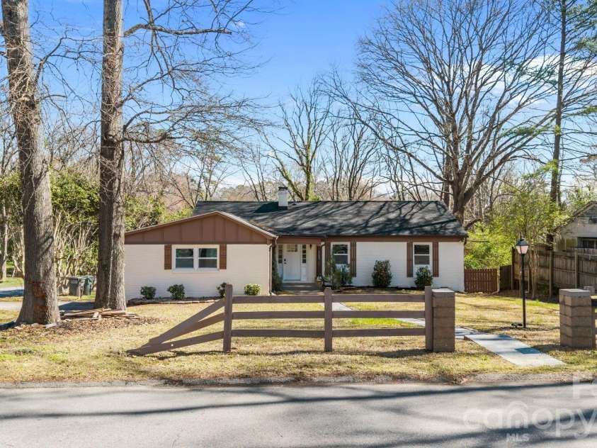 1722 Hartford Drive, Gastonia, NC 28052.  MLS# CAR4355562, YatesRealty ID 21958. 