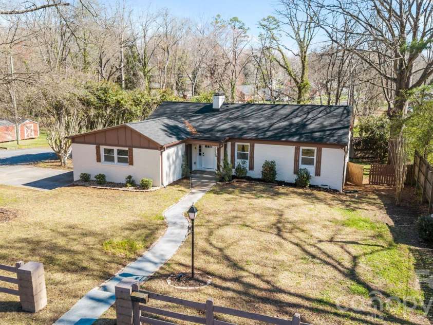 1722 Hartford Drive, Gastonia, NC 28052.  MLS# CAR4355562, YatesRealty ID 21958. 