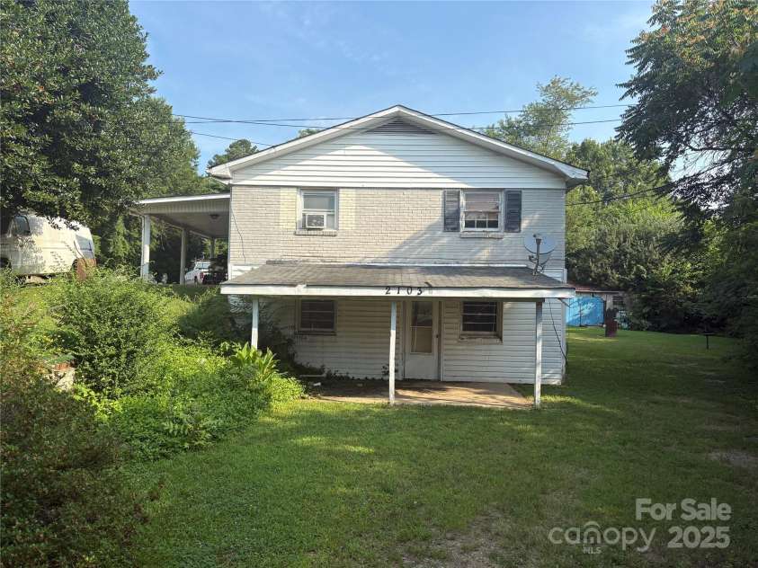 2103 Clawson Avenue, Kannapolis, NC 28081.  MLS# CAR4274736, YatesRealty ID 21959. 