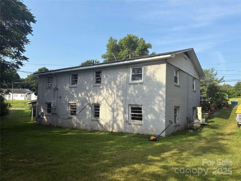 2103 Clawson Avenue, Kannapolis, NC 28081.  MLS# CAR4274736, YatesRealty ID 21959. 