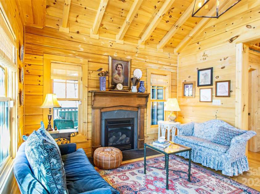 126 Bradley Ascent Court, Hendersonville, NC 28792.  MLS# CAR4194387, YatesRealty ID 2196. 