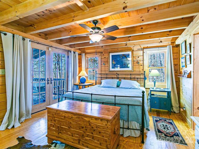 126 Bradley Ascent Court, Hendersonville, NC 28792.  MLS# CAR4194387, YatesRealty ID 2196. 