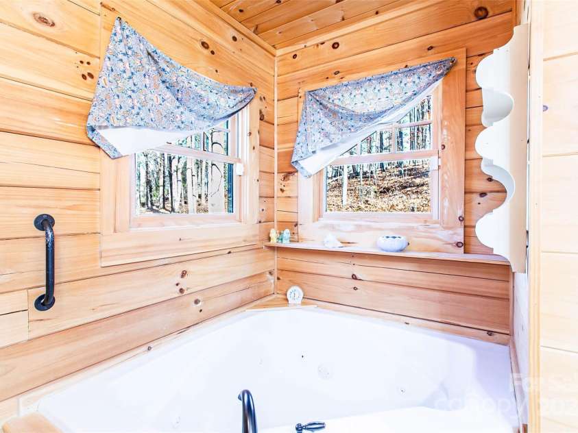 126 Bradley Ascent Court, Hendersonville, NC 28792.  MLS# CAR4194387, YatesRealty ID 2196. 