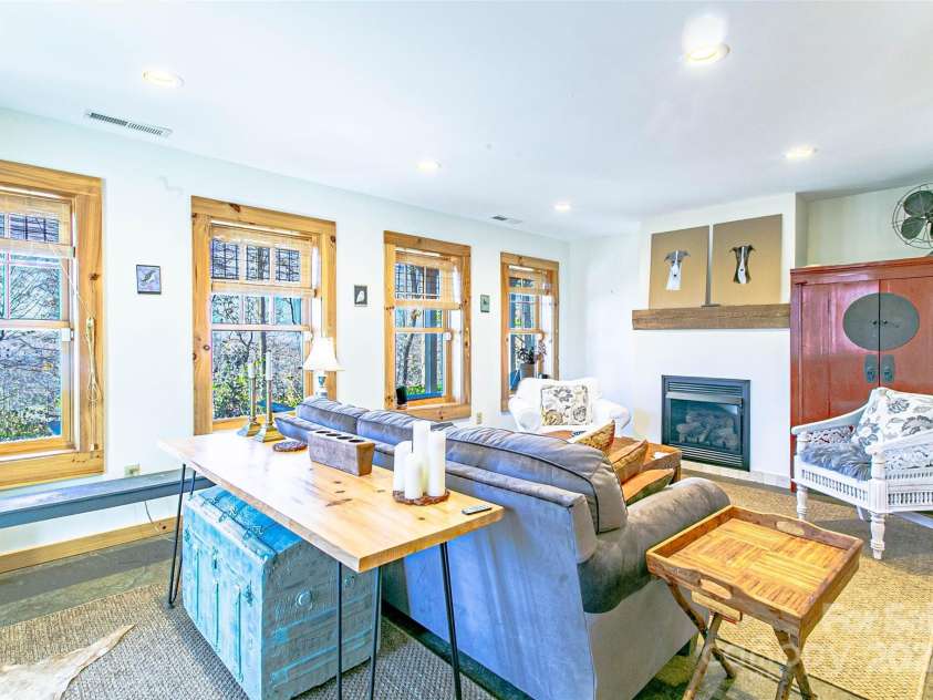 126 Bradley Ascent Court, Hendersonville, NC 28792.  MLS# CAR4194387, YatesRealty ID 2196. 
