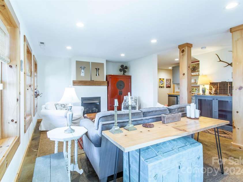 126 Bradley Ascent Court, Hendersonville, NC 28792.  MLS# CAR4194387, YatesRealty ID 2196. 