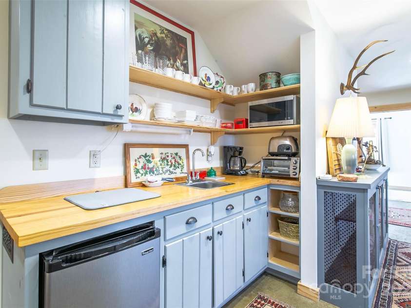 126 Bradley Ascent Court, Hendersonville, NC 28792.  MLS# CAR4194387, YatesRealty ID 2196. 