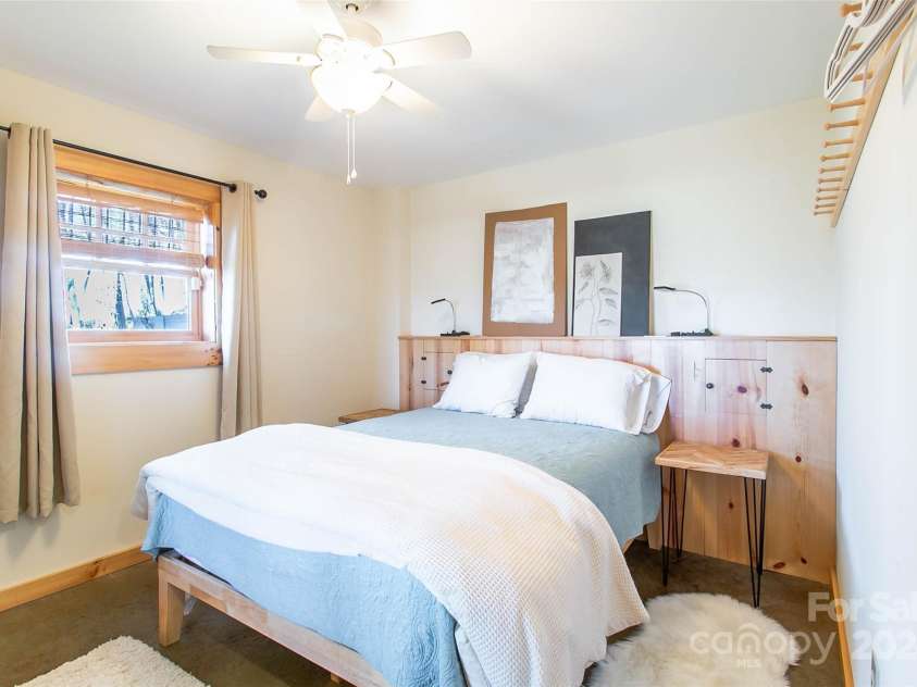 126 Bradley Ascent Court, Hendersonville, NC 28792.  MLS# CAR4194387, YatesRealty ID 2196. 