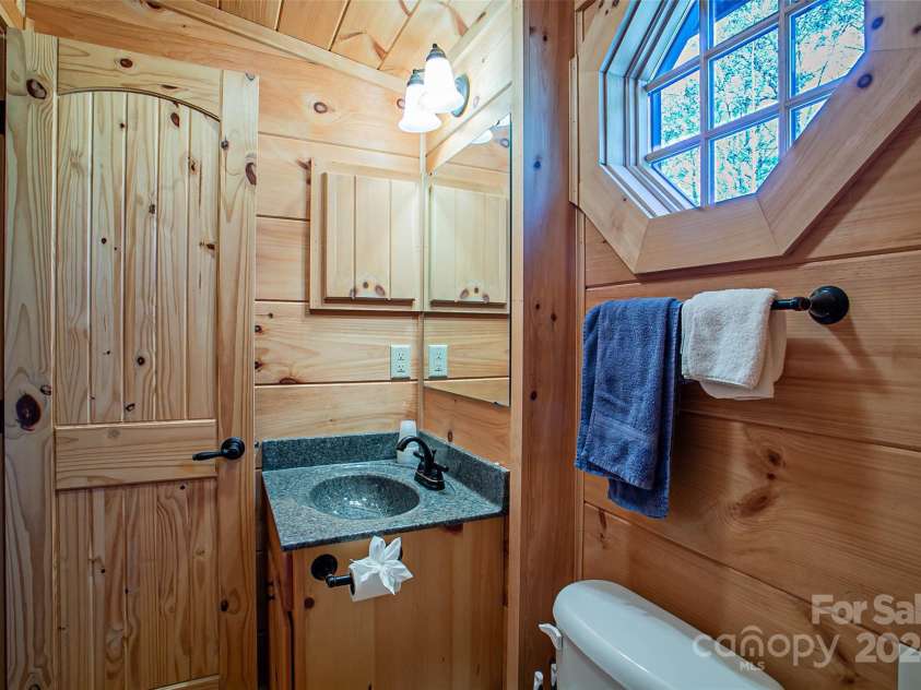 126 Bradley Ascent Court, Hendersonville, NC 28792.  MLS# CAR4194387, YatesRealty ID 2196. 