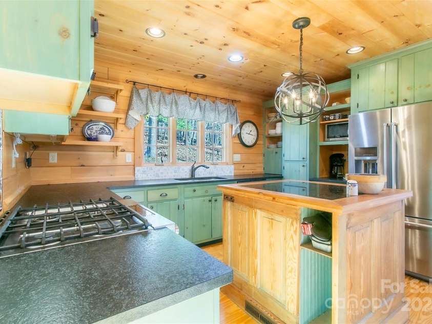 126 Bradley Ascent Court, Hendersonville, NC 28792.  MLS# CAR4194387, YatesRealty ID 2196. 
