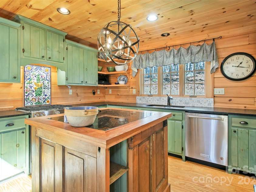 126 Bradley Ascent Court, Hendersonville, NC 28792.  MLS# CAR4194387, YatesRealty ID 2196. 