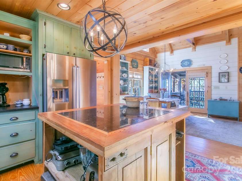 126 Bradley Ascent Court, Hendersonville, NC 28792.  MLS# CAR4194387, YatesRealty ID 2196. 
