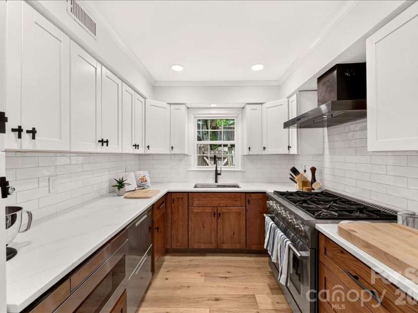 3500 Colony Road, Charlotte, NC 28211.  MLS# CAR4409416, YatesRealty ID 2196. 