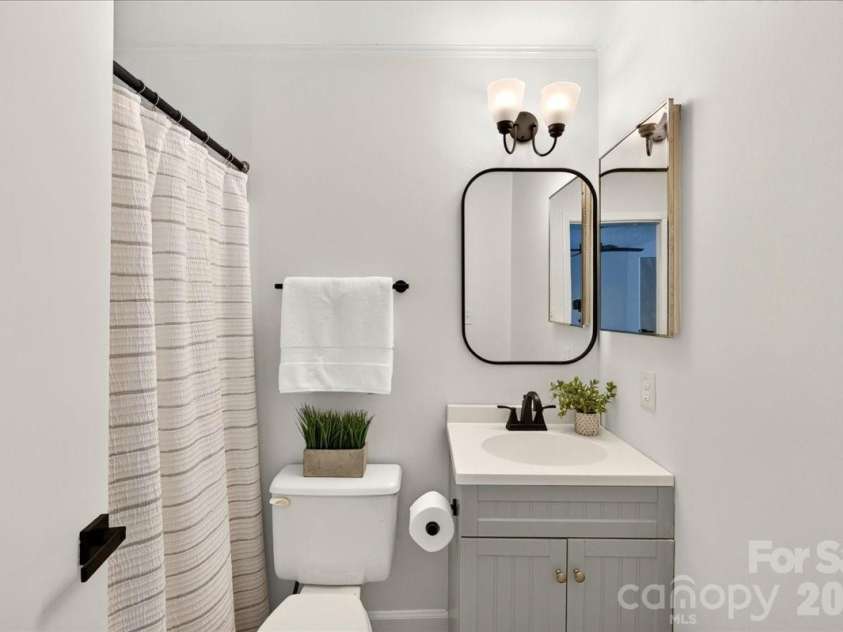 3500 Colony Road, Charlotte, NC 28211.  MLS# CAR4409416, YatesRealty ID 2196. 
