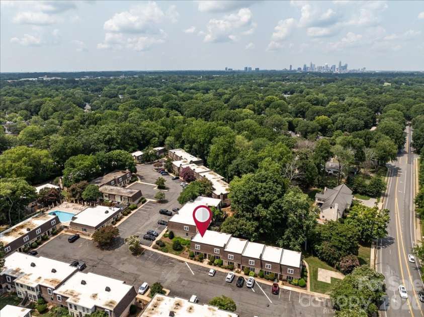 3500 Colony Road, Charlotte, NC 28211.  MLS# CAR4409416, YatesRealty ID 2196. 